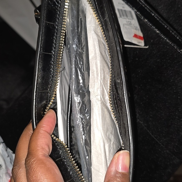 💐DKNY NWT 100%  Black croc- leather cross body bag💐 - Picture 4 of 10